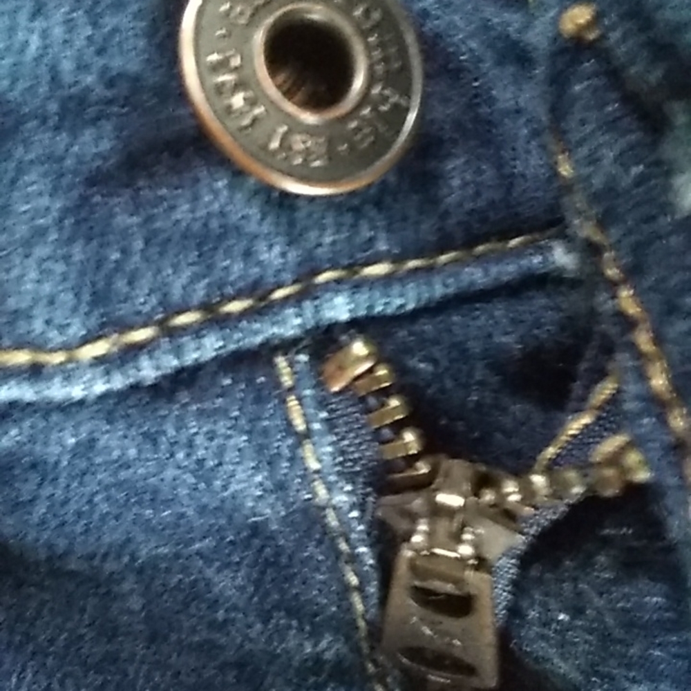 Abercrombie cute stretch jeans. - Picture 8 of 13